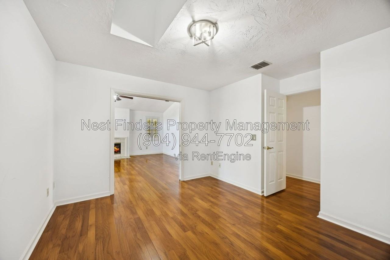 4063 Mizner Ct - Photo 6 of 42