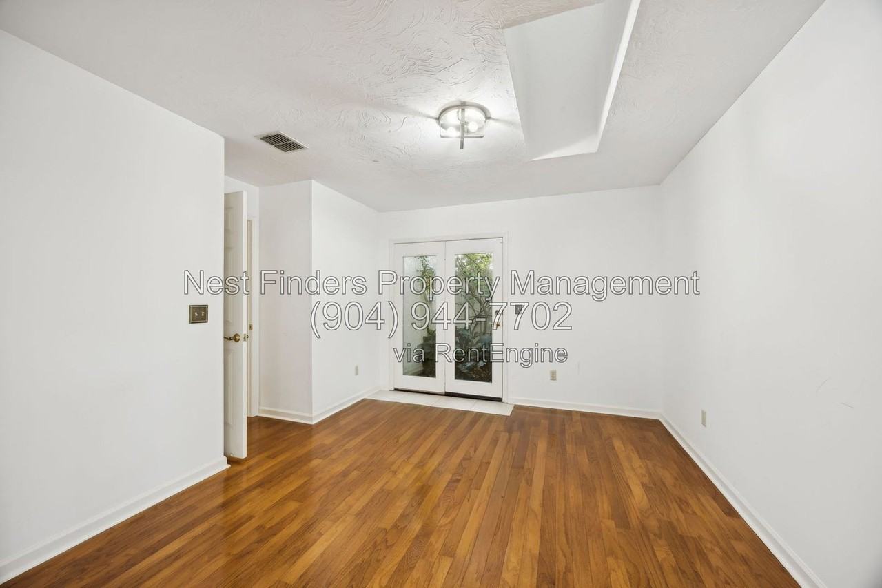 4063 Mizner Ct - Photo 7 of 42