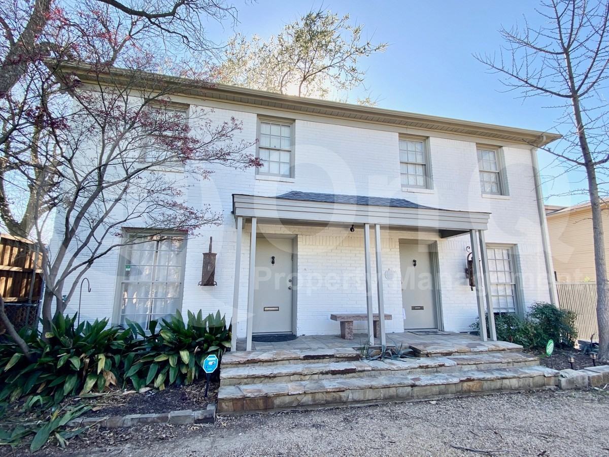 1915 N Prairie Ave #B - Photo 2 of 5