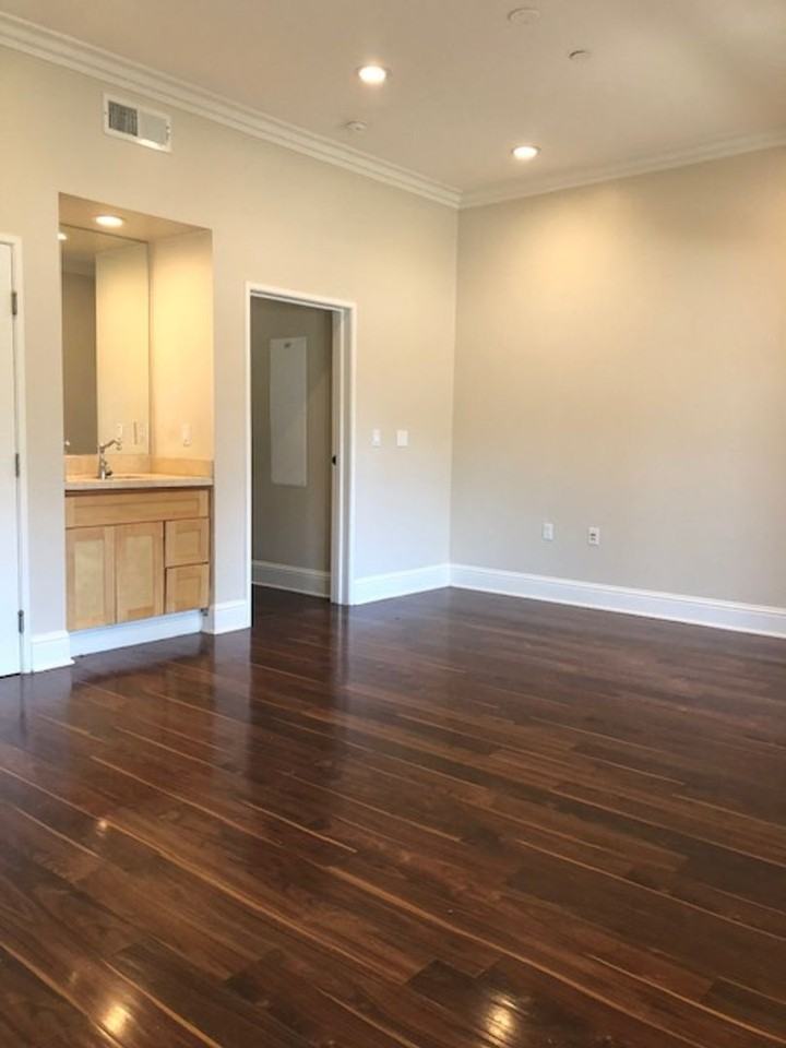 4642 Carpinteria Ave - Photo 7 of 13