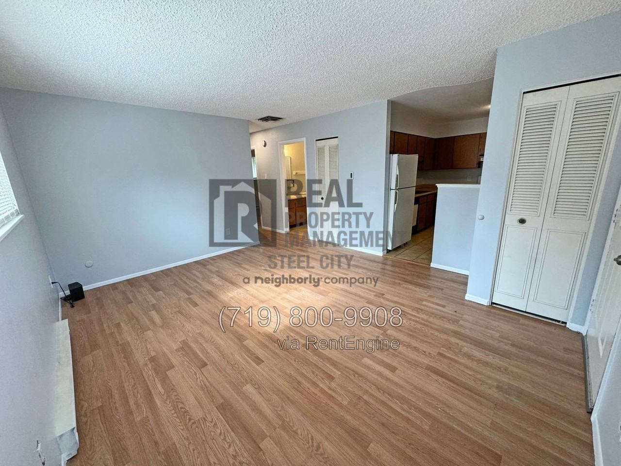 1608 W Summit Ave - Photo 3 of 12