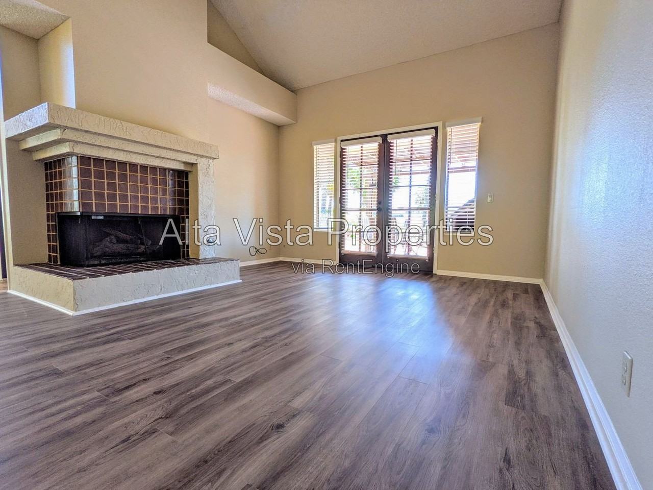 16011 Avenida Lamego - Photo 4 of 25
