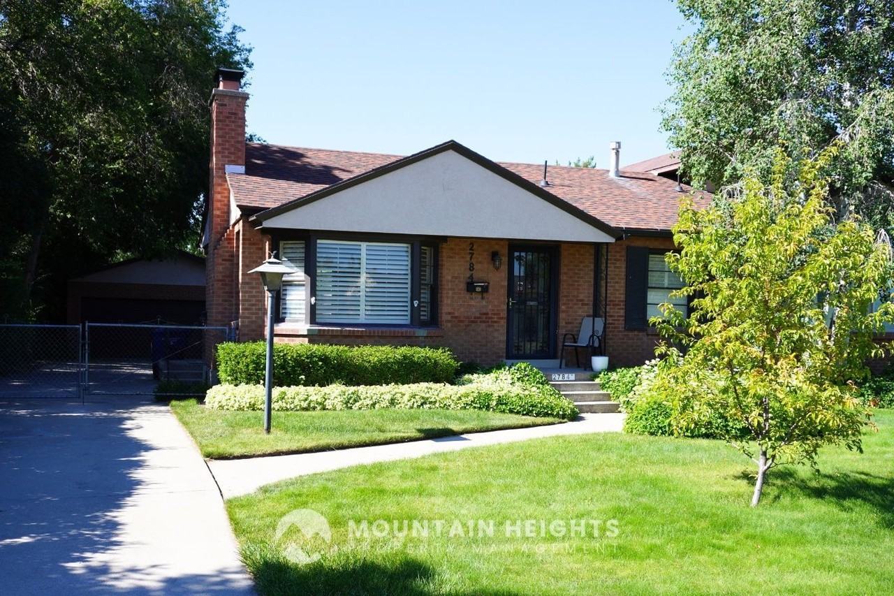 2784 E Delsa Dr - Photo 2 of 40