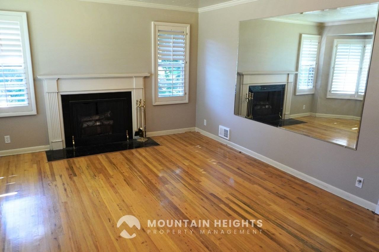 2784 E Delsa Dr - Photo 7 of 40
