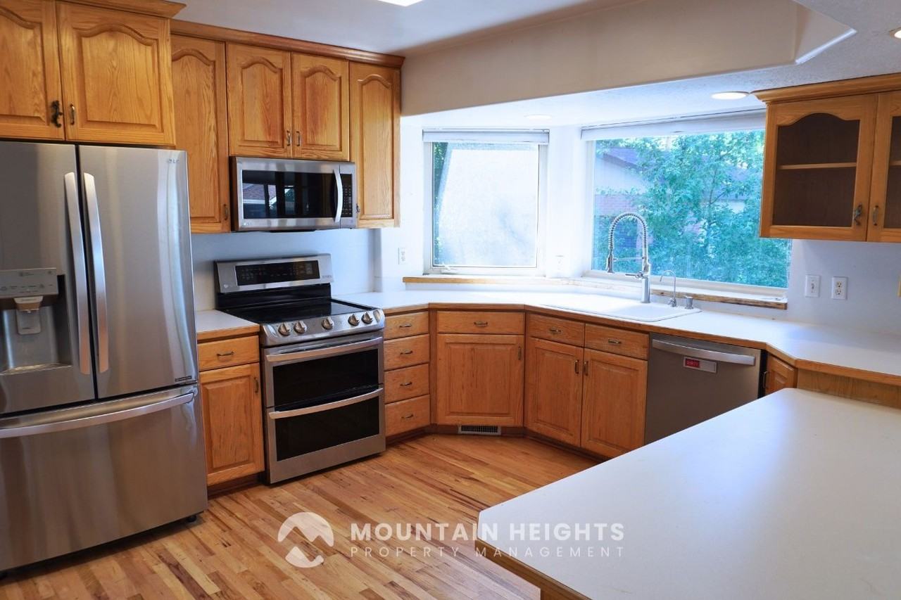 2784 E Delsa Dr - Photo 7 of 39