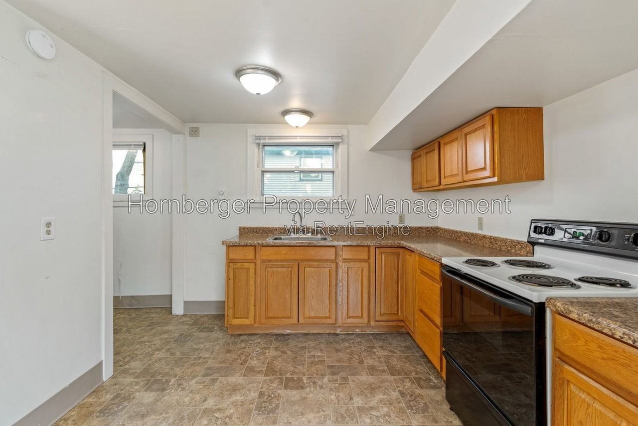 1504 W Alice Ave - Photo 2 of 30