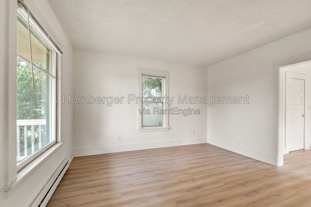 1504 W Alice Ave - Photo 4 of 30