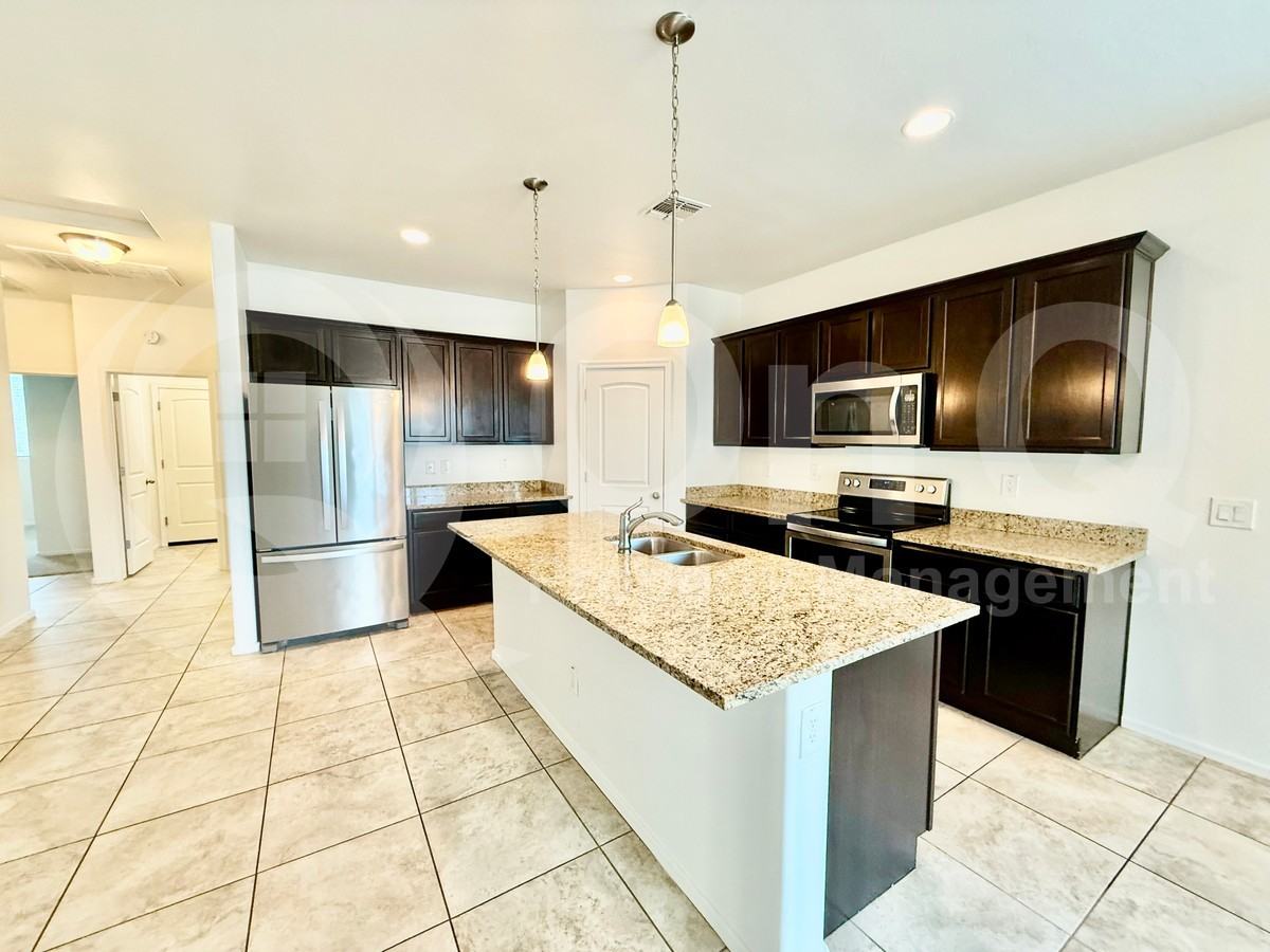 18334 W Via Del Sol - Photo 6 of 34