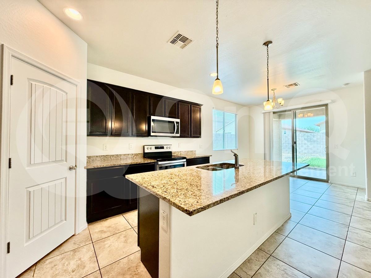 18334 W Via Del Sol - Photo 7 of 34