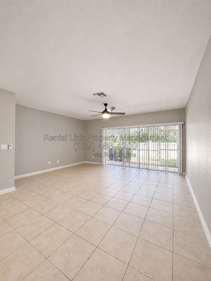 8711 Athena Ct - Photo 3 of 37
