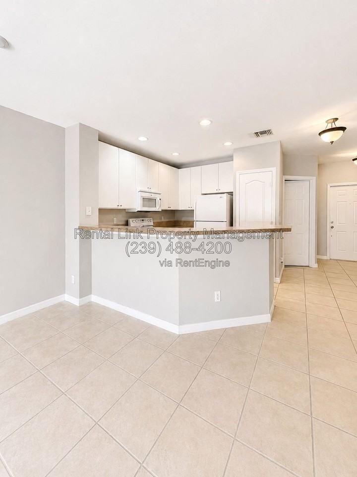 8711 Athena Ct - Photo 6 of 37