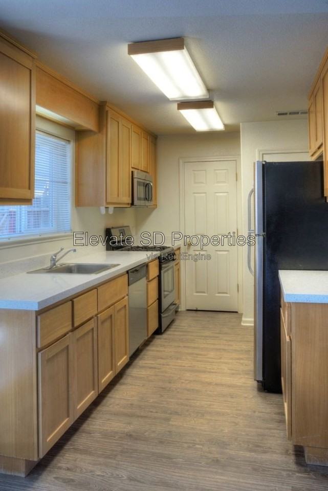 2858 Grove Way - Photo 3 of 30