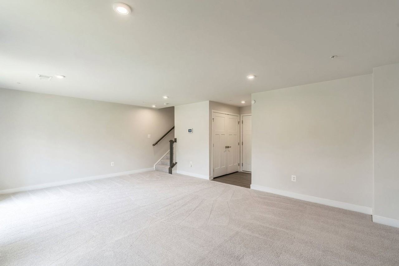 16705 Tortola Dr - Photo 4 of 20