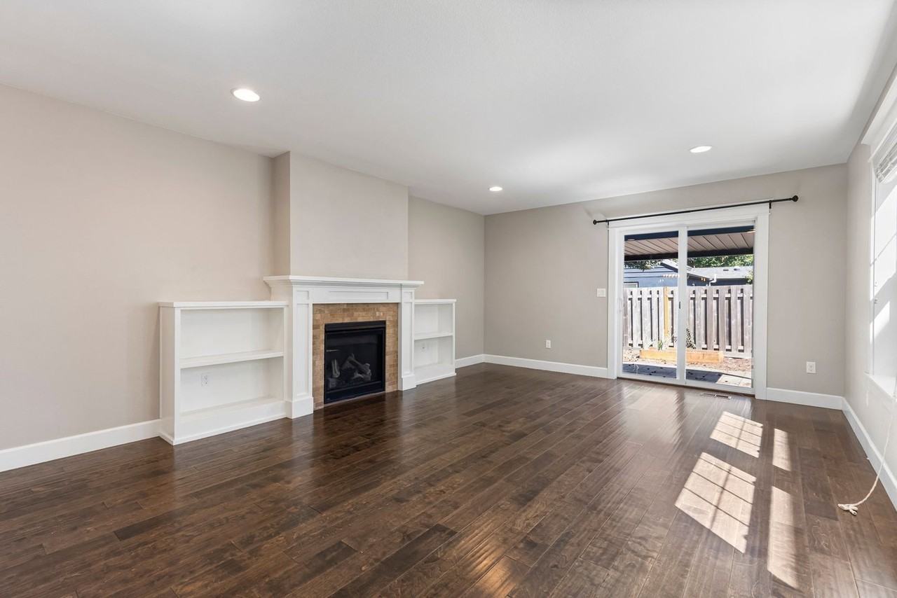 1766 Ne 79th Ave - Photo 6 of 22