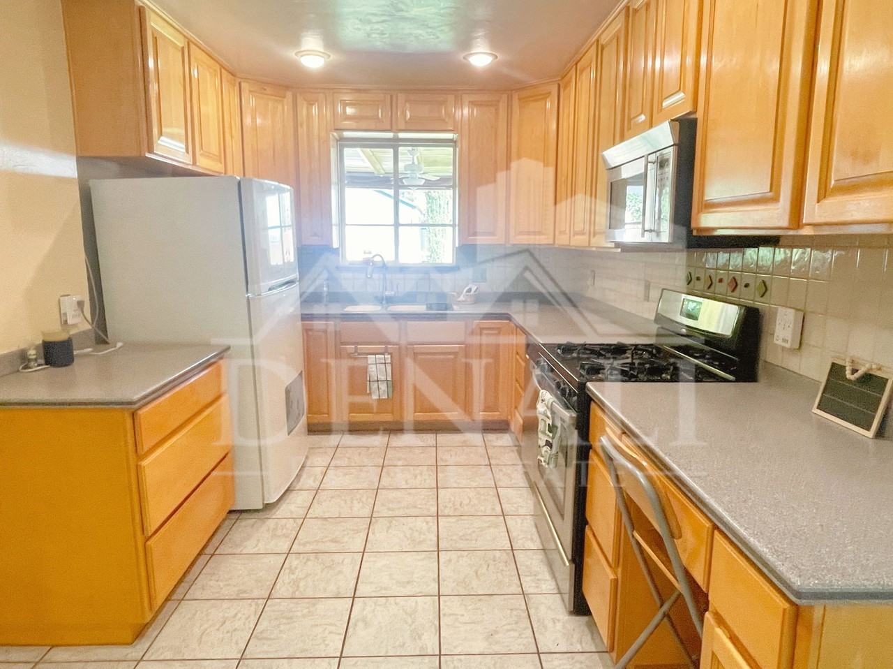 1526 E Cedar St - Photo 5 of 34