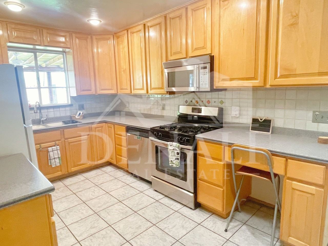 1526 E Cedar St - Photo 6 of 34
