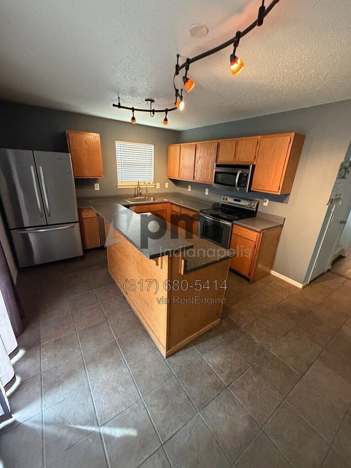 2733 Mingo Ct - Photo 4 of 39