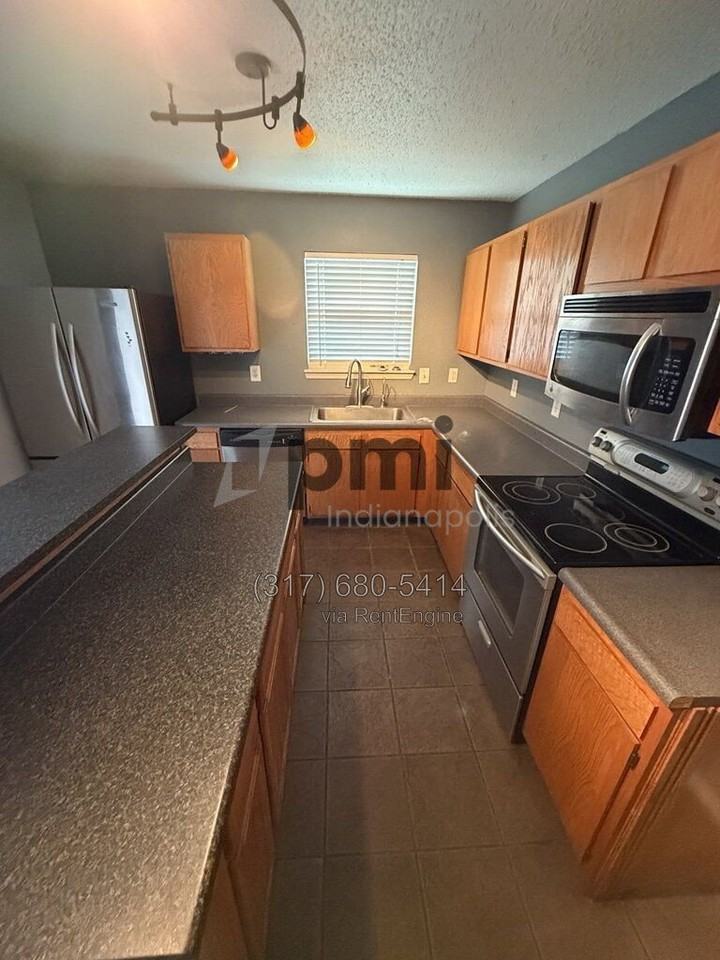 2733 Mingo Ct - Photo 5 of 39