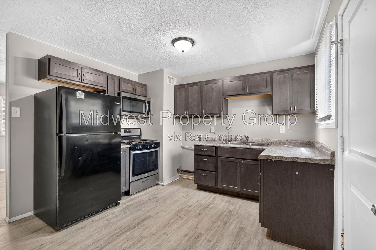 1446 Vero Dr - Photo 3 of 25