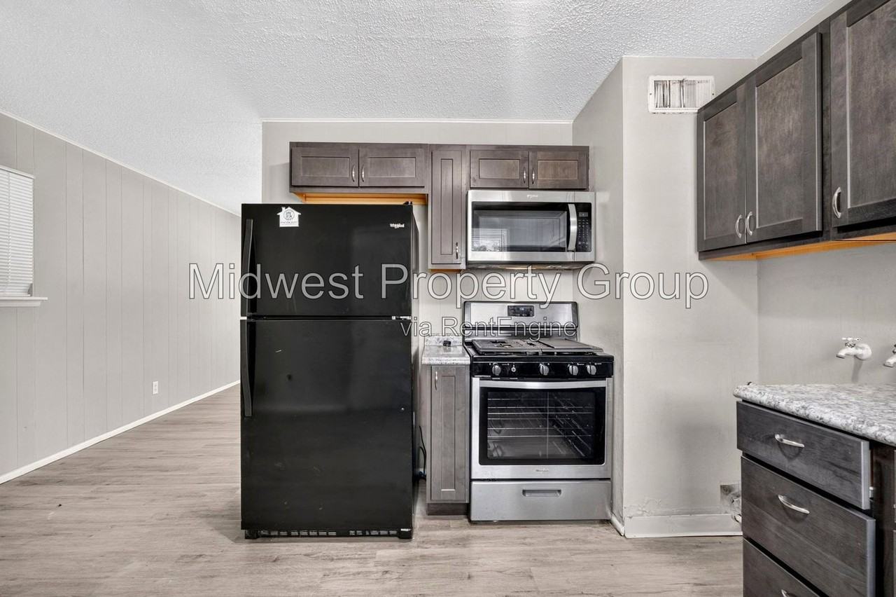 1446 Vero Dr - Photo 4 of 25
