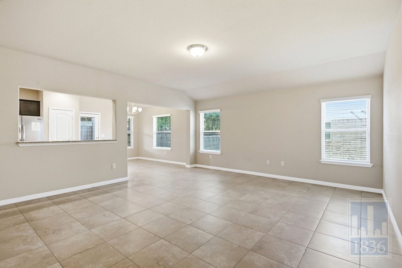 821 Schefer St - Photo 6 of 33