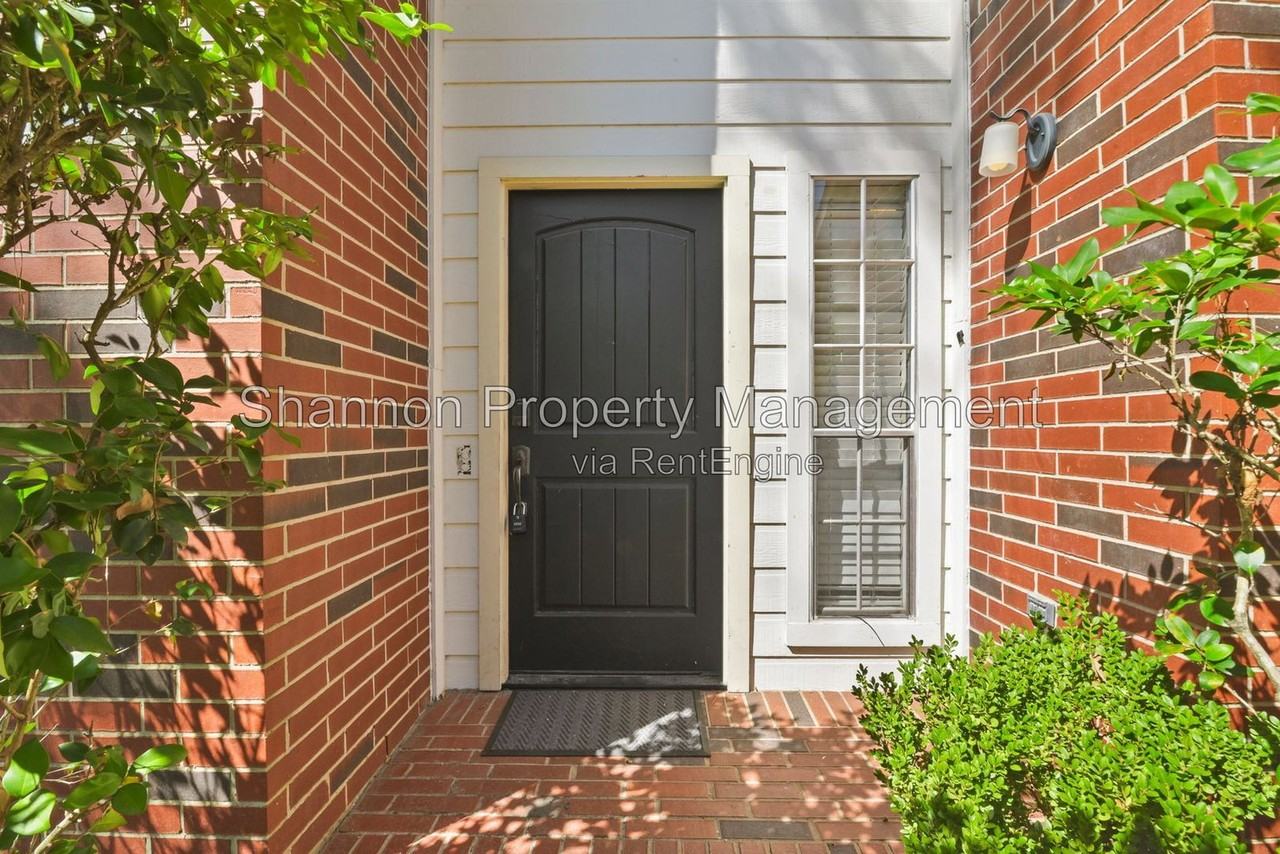 2003 Whitelaw Dr - Photo 3 of 43