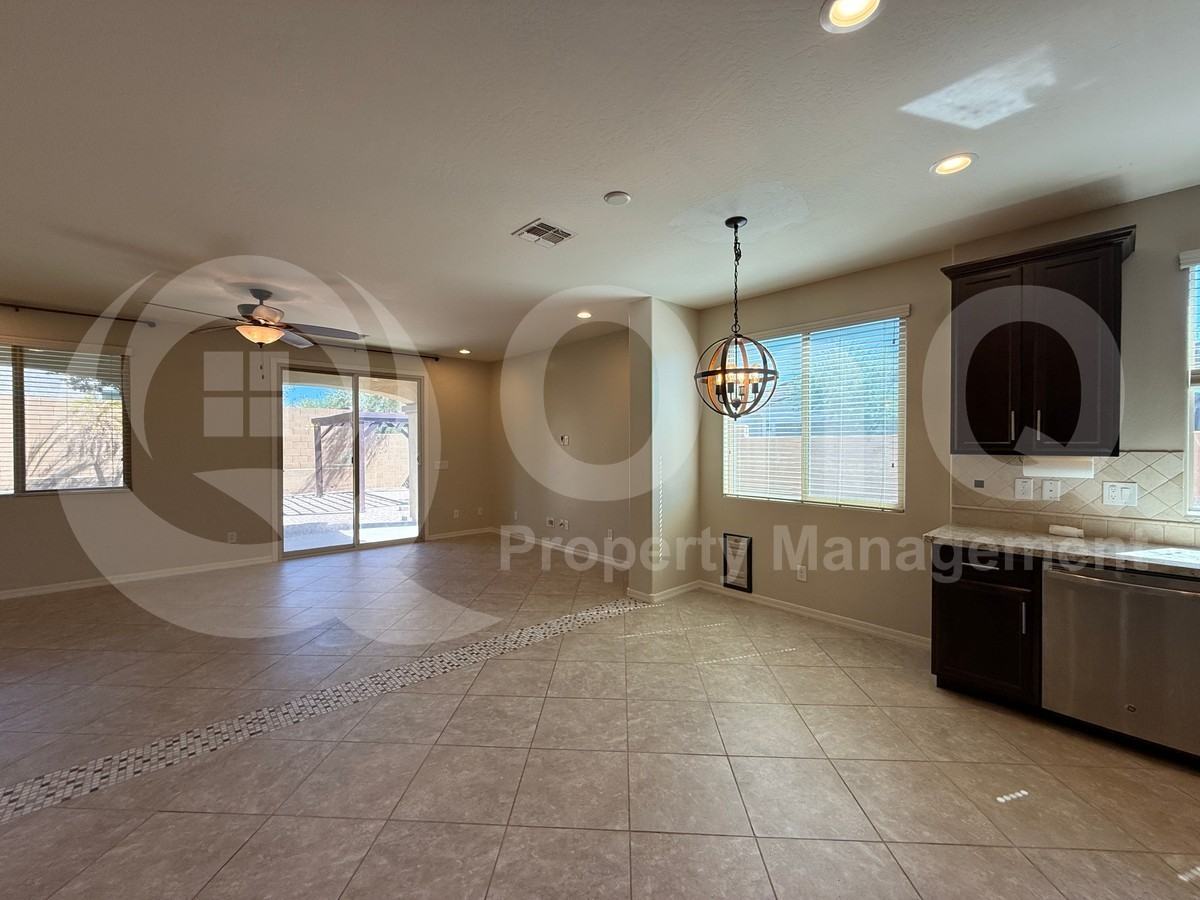 7538 W Redbird Rd - Photo 6 of 35