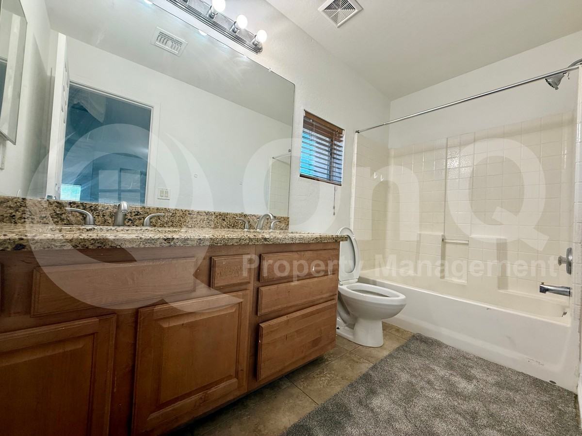 435 W Harwell Rd - Photo 7 of 29