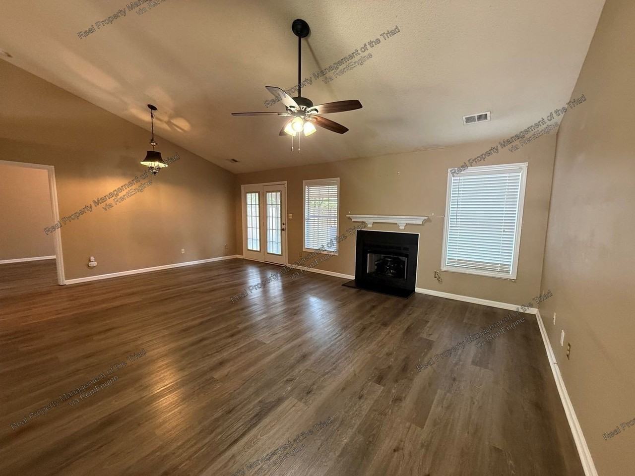 3925 Cobblestone Bend Dr - Photo 2 of 21