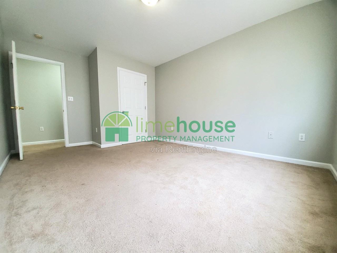 420 W 30th St - Photo 5 of 22