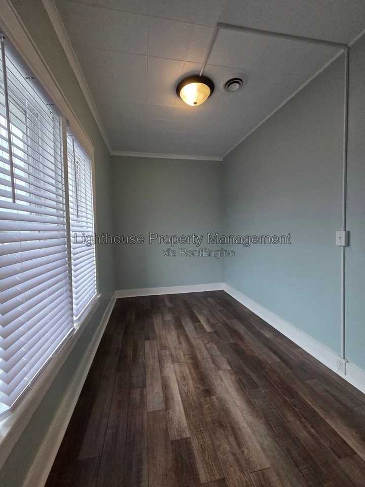 408 Huron St #E - Photo 6 of 13