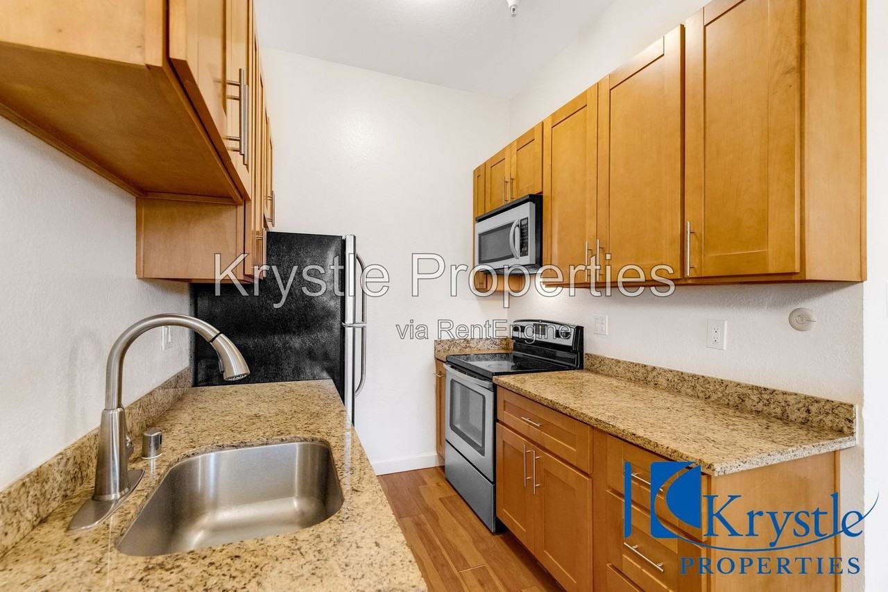 300 Virginia St #4 - Photo 4 of 15