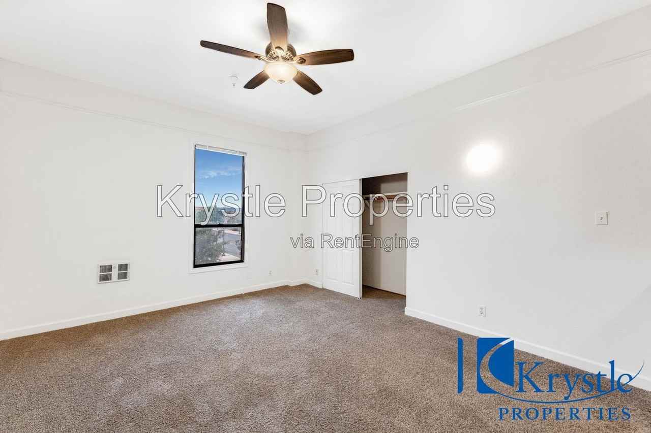 300 Virginia St #4 - Photo 7 of 15