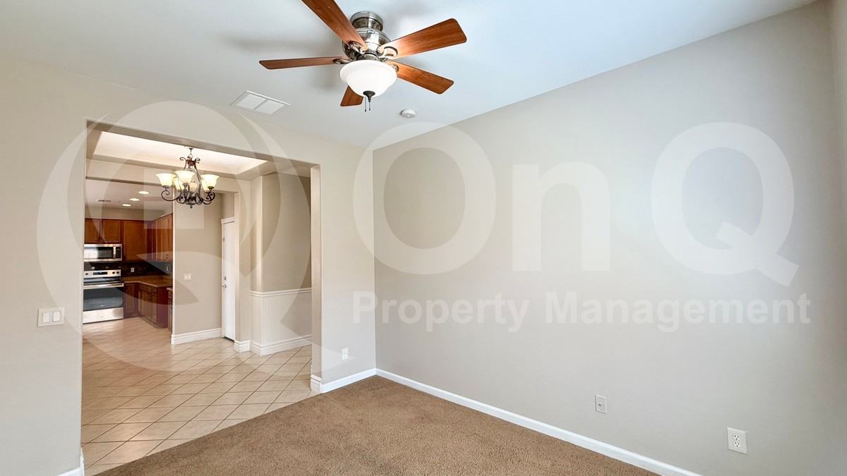 533 E Trellis Rd - Photo 7 of 24