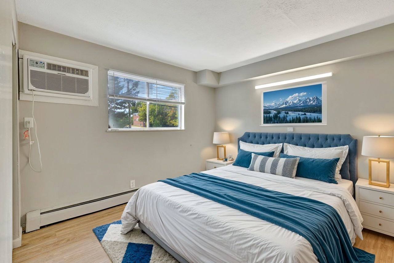 2342 Beechmont Ave #8 - Photo 5 of 9