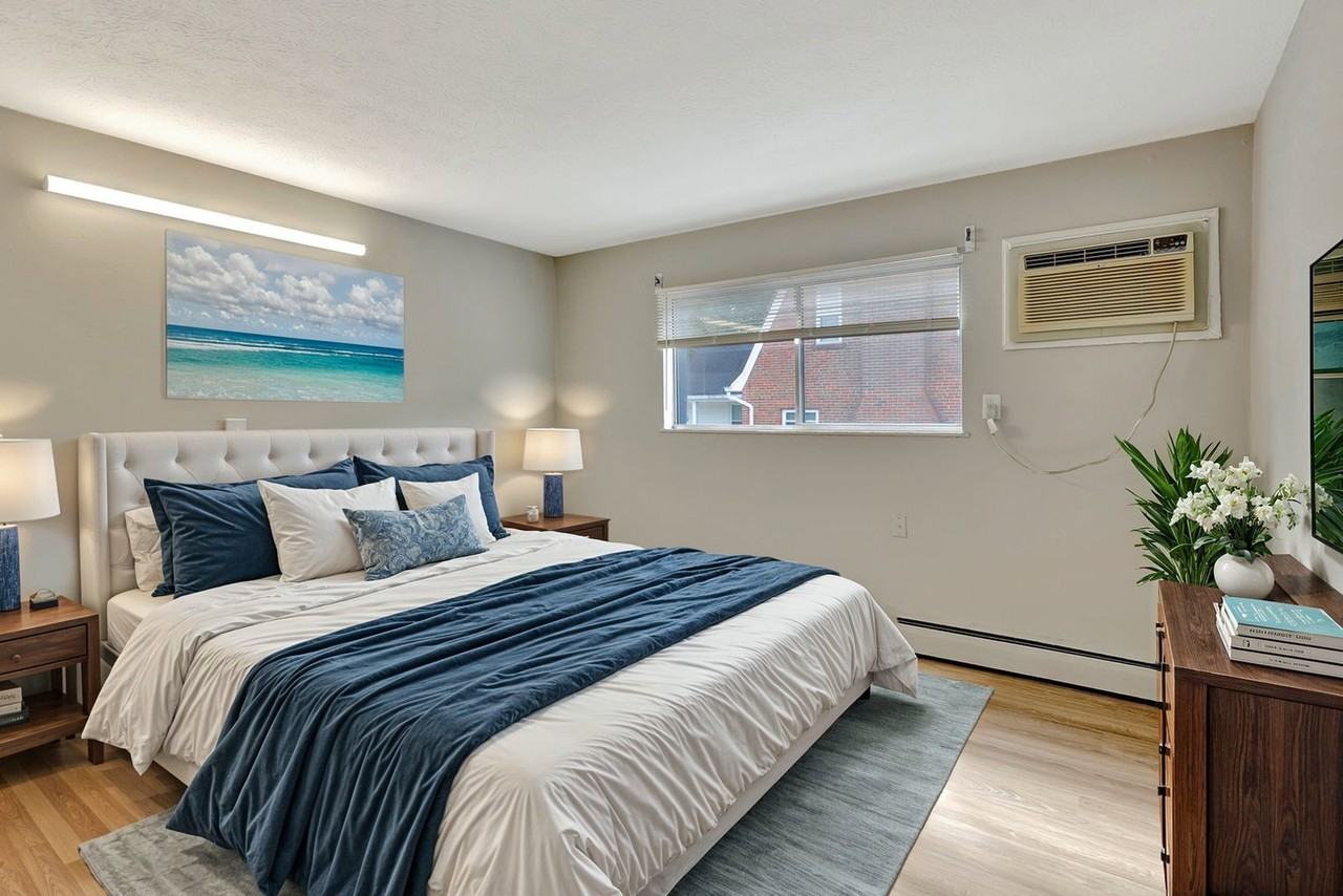 2342 Beechmont Ave #8 - Photo 7 of 9