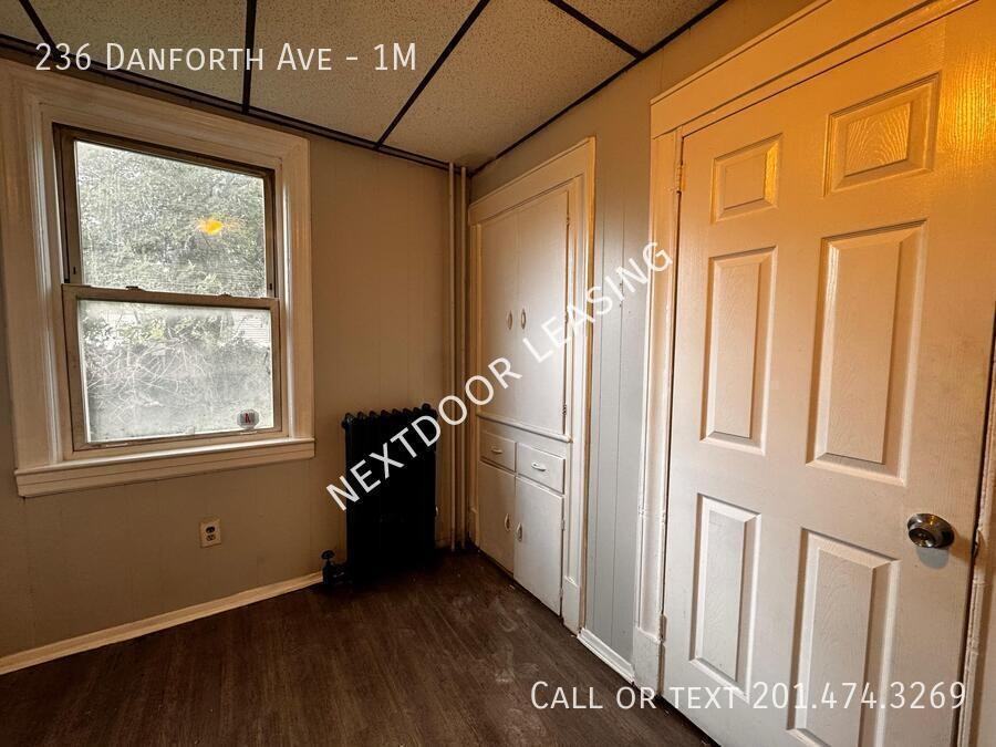 236 Danforth Ave #1M - Photo 2 of 8