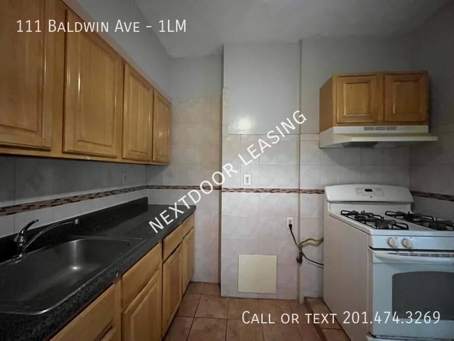 111 Baldwin Ave #1LM - Photo 2 of 8