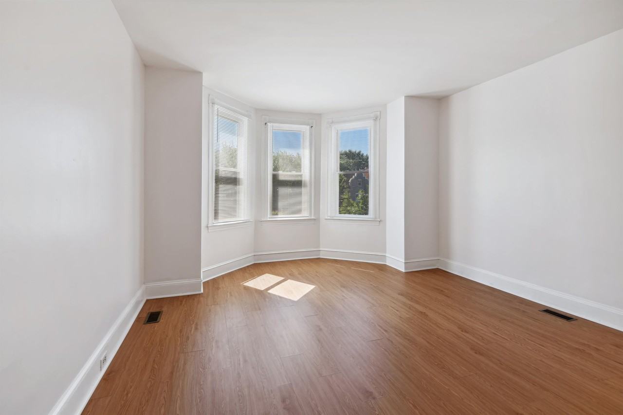 1606 Gwynns Falls Pkwy #1 - Photo 3 of 9
