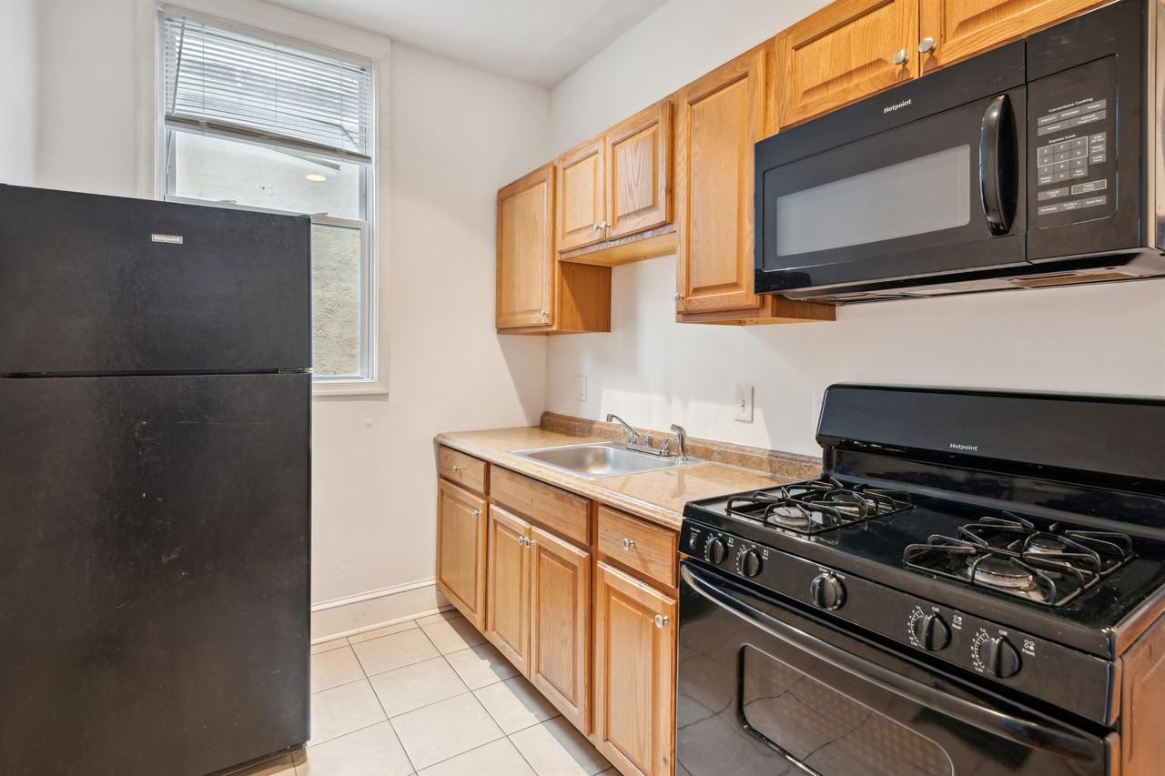 1606 Gwynns Falls Pkwy #1 - Photo 5 of 9
