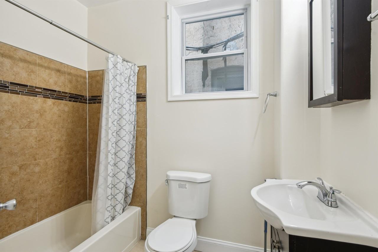 1606 Gwynns Falls Pkwy #1 - Photo 6 of 9