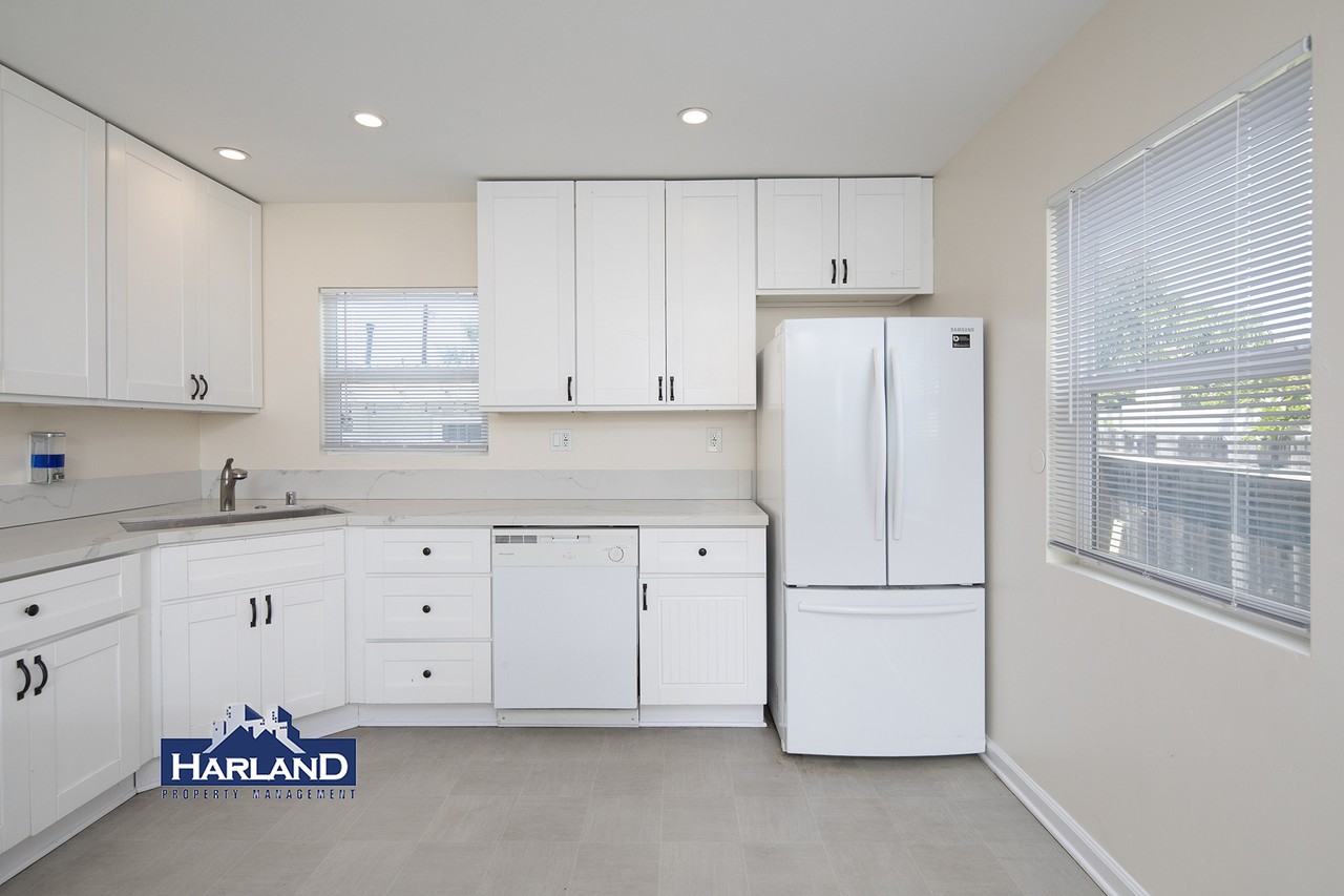 1270 14th St - Photo 4 of 19