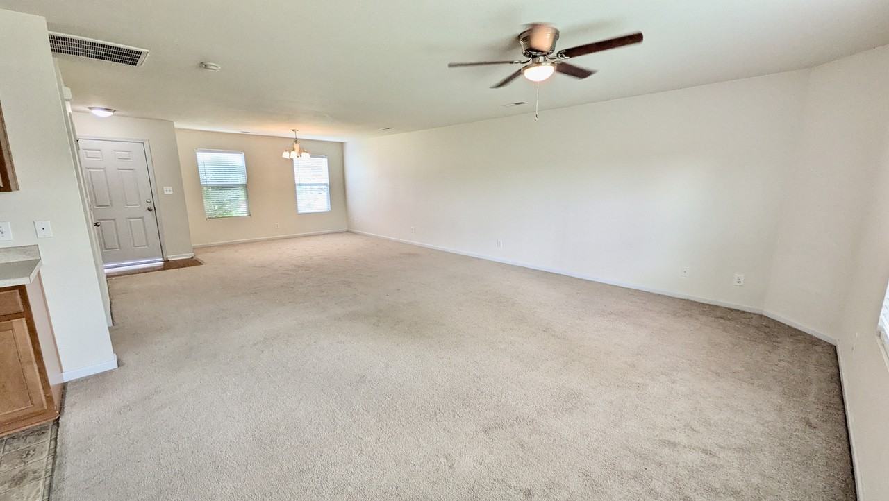 105 Bayside Ln - Photo 3 of 27