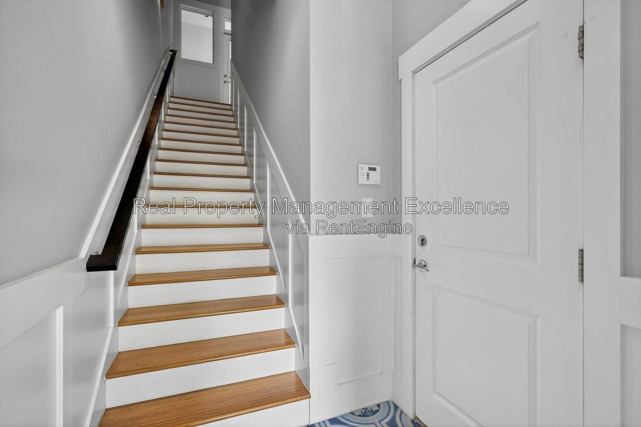 515 Hillsborough St #103 - Photo 3 of 50