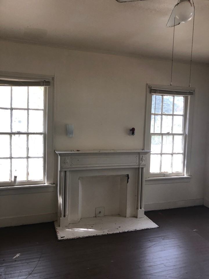 2957 Regent St - Photo 5 of 16