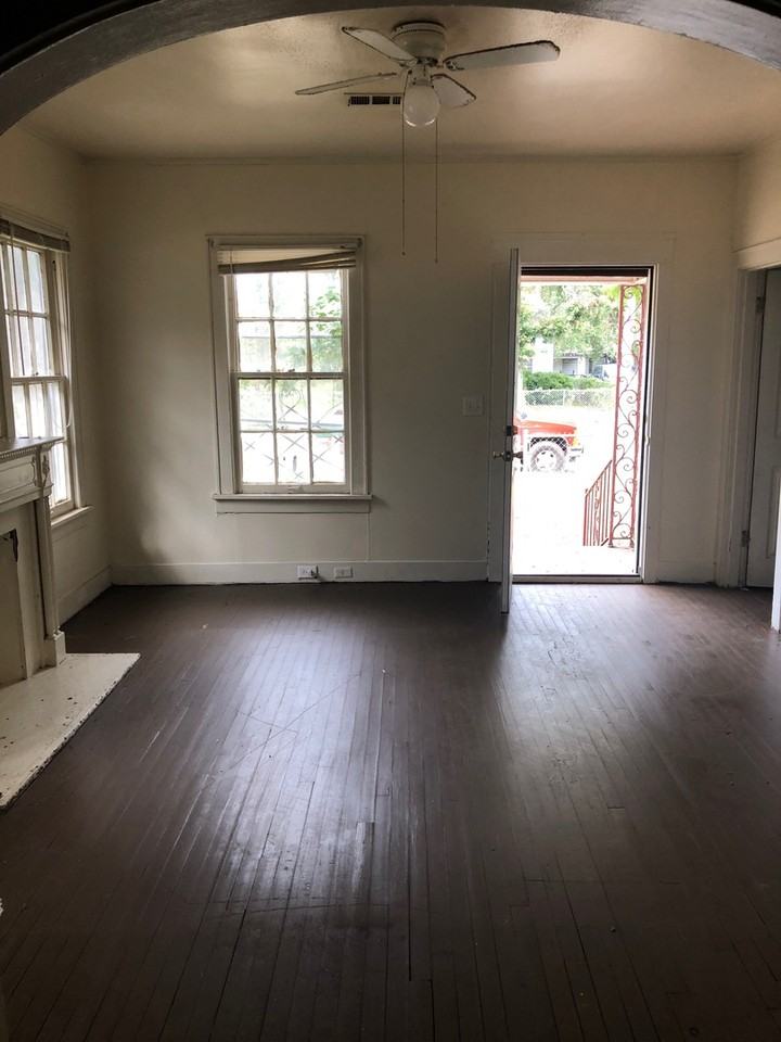 2957 Regent St - Photo 6 of 16