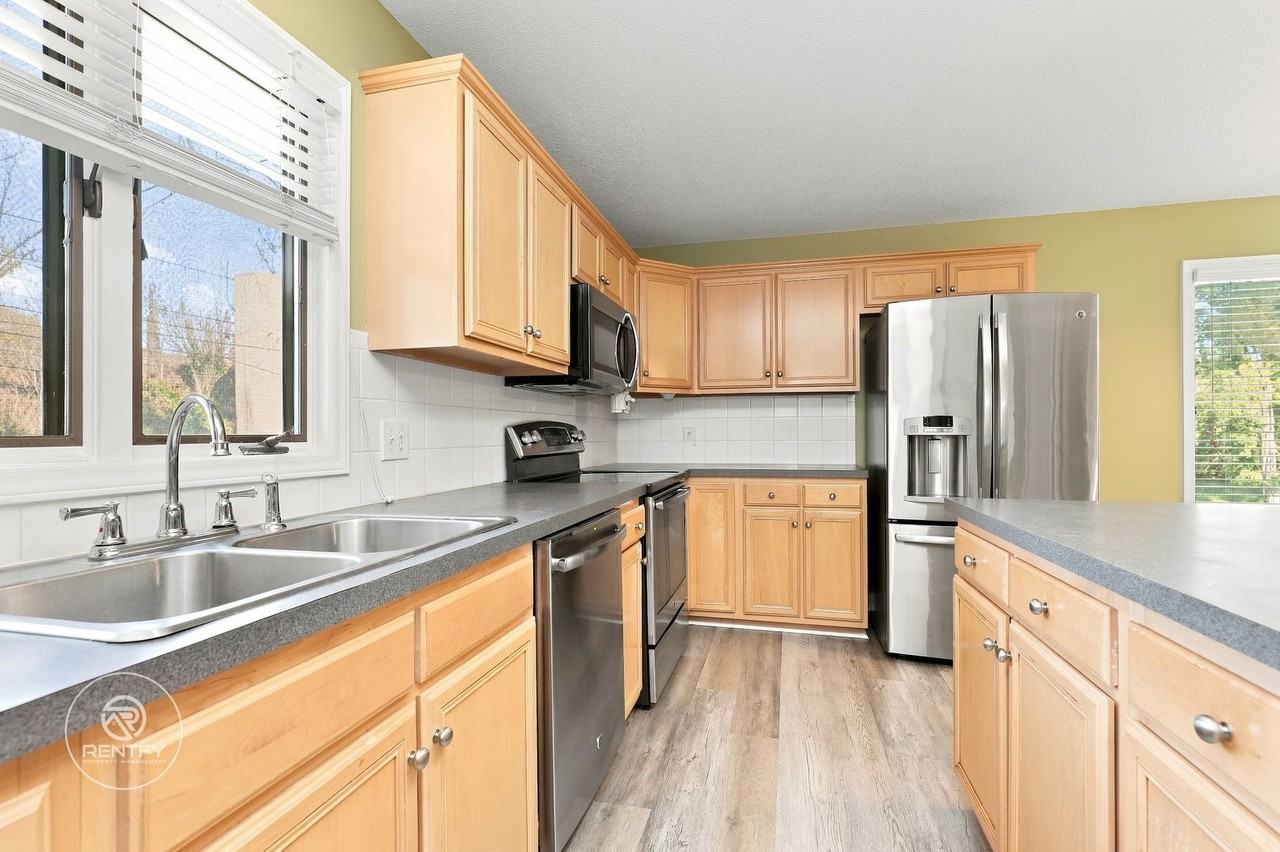 4449 Orchard Knob Ln