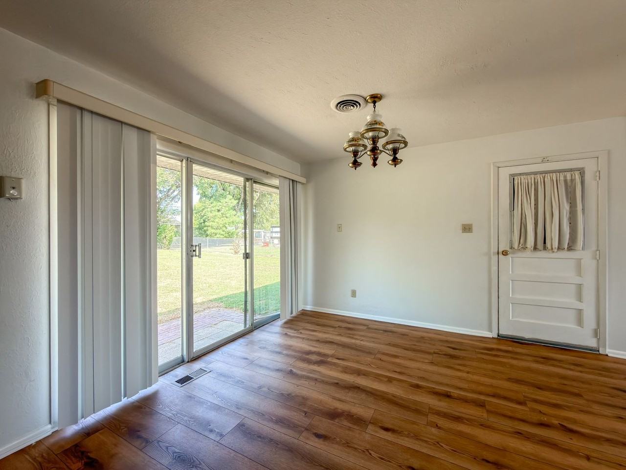 7712 Colony Ln - Photo 6 of 16