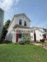 featured image of 124 W 31st St