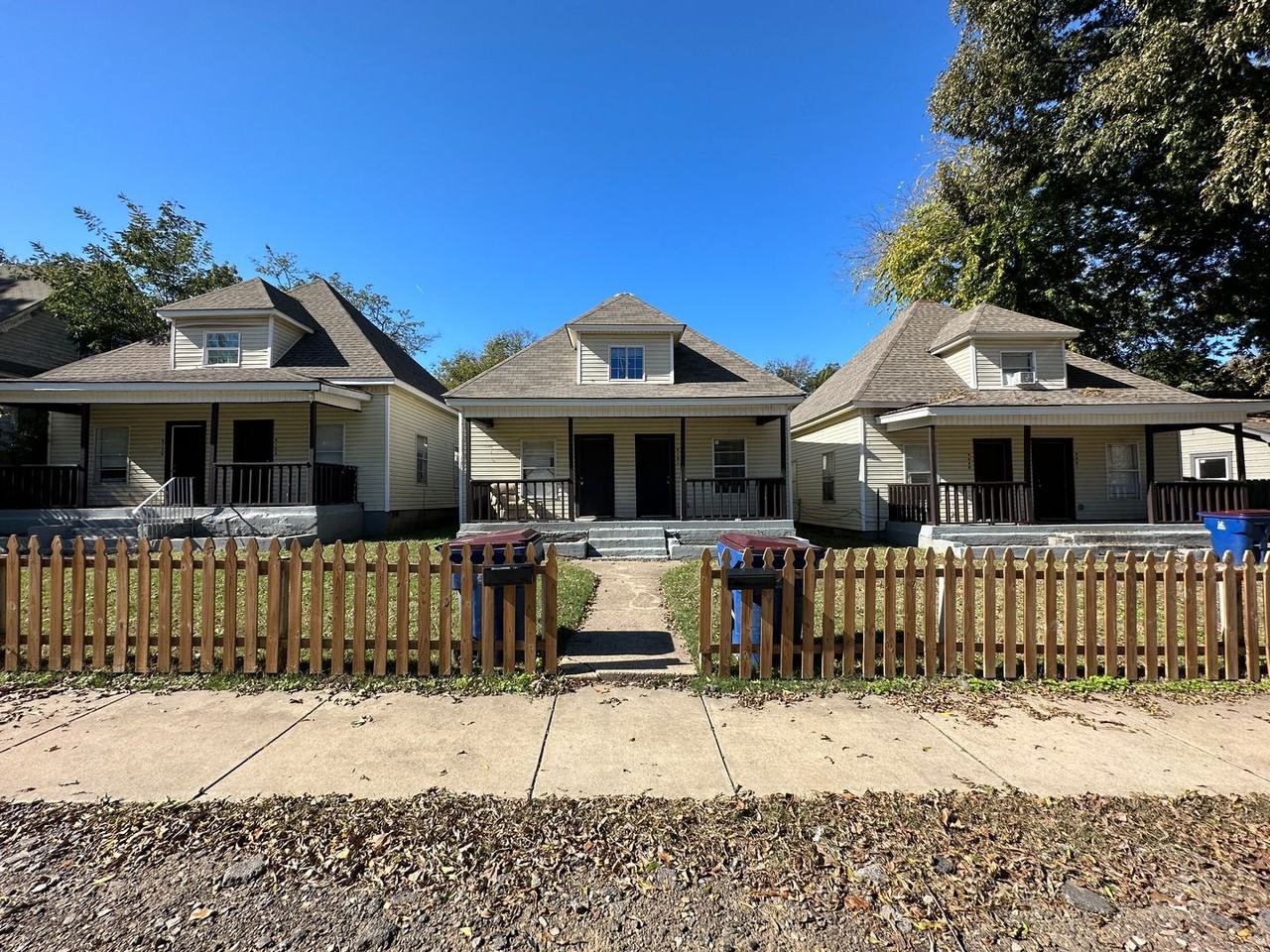 908 S 19th St #B - Photo 2 of 11